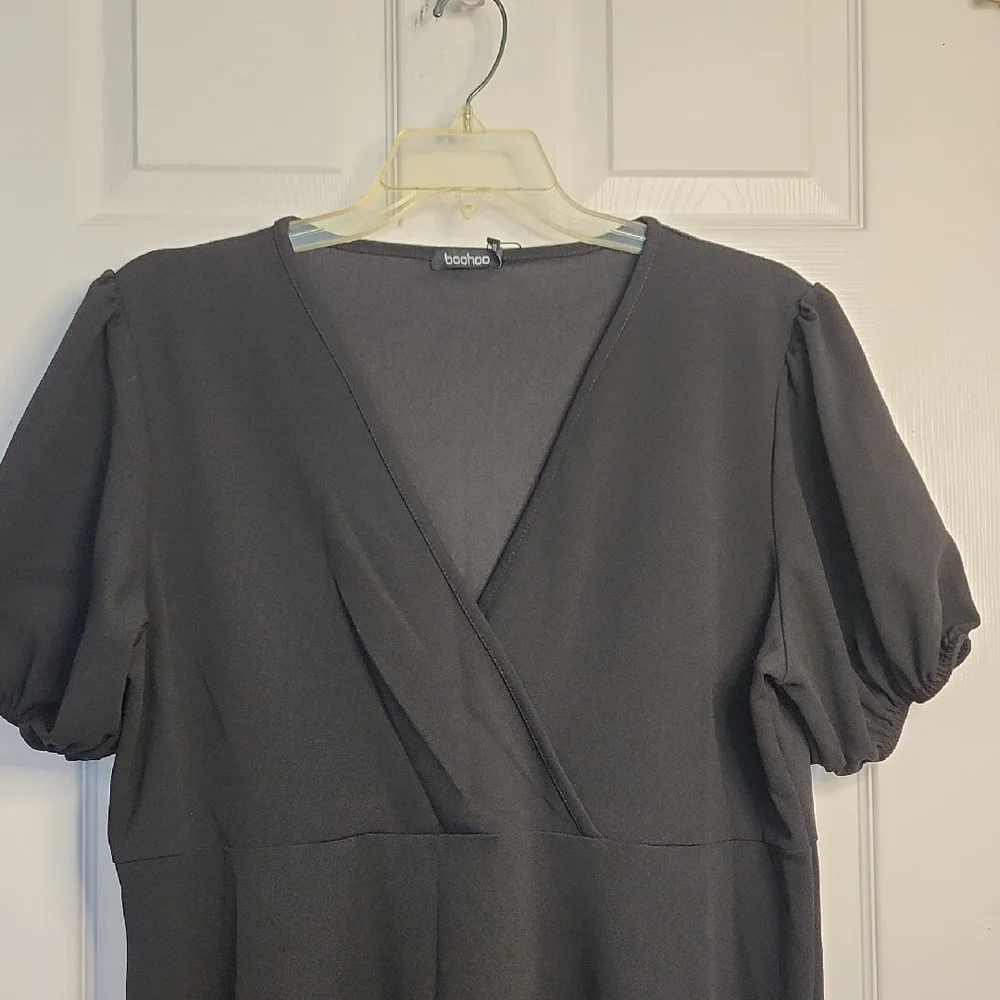 Boohoo Plus Black Midi Dress with Short Sleeves - Picture 2 of 12